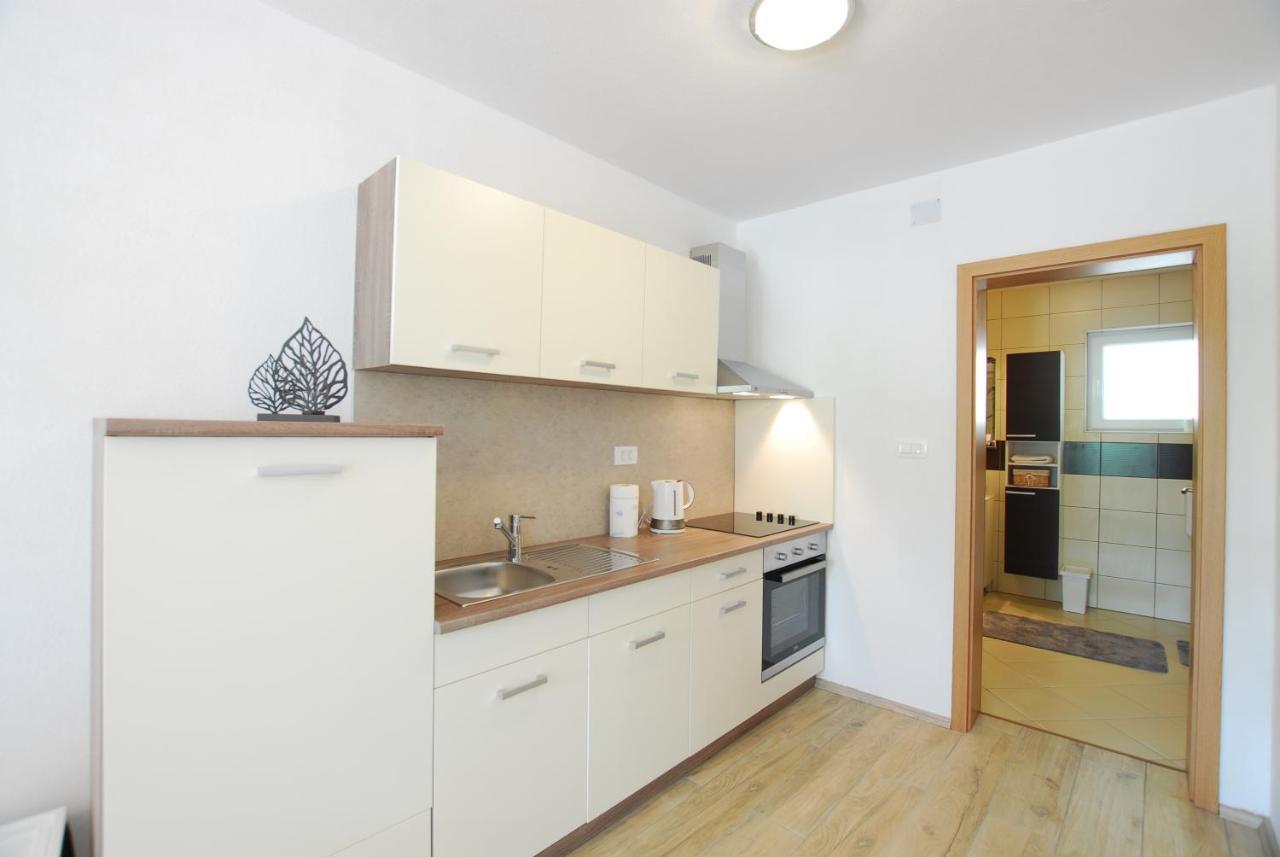Apartments With A Parking Space Rijeka - 18146 Exterior foto
